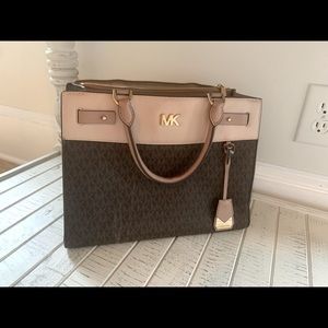 Micheal  korse purse